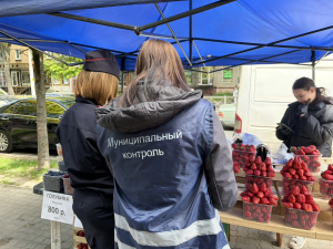 Борьба с нелегальной торговлей: изъяли оборудование на точках продажи ягод